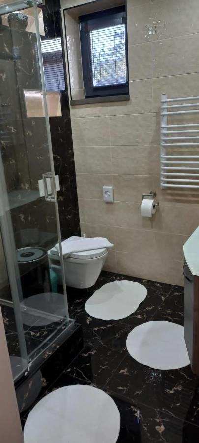 Apartman Navrchu Брезно Екстер'єр фото