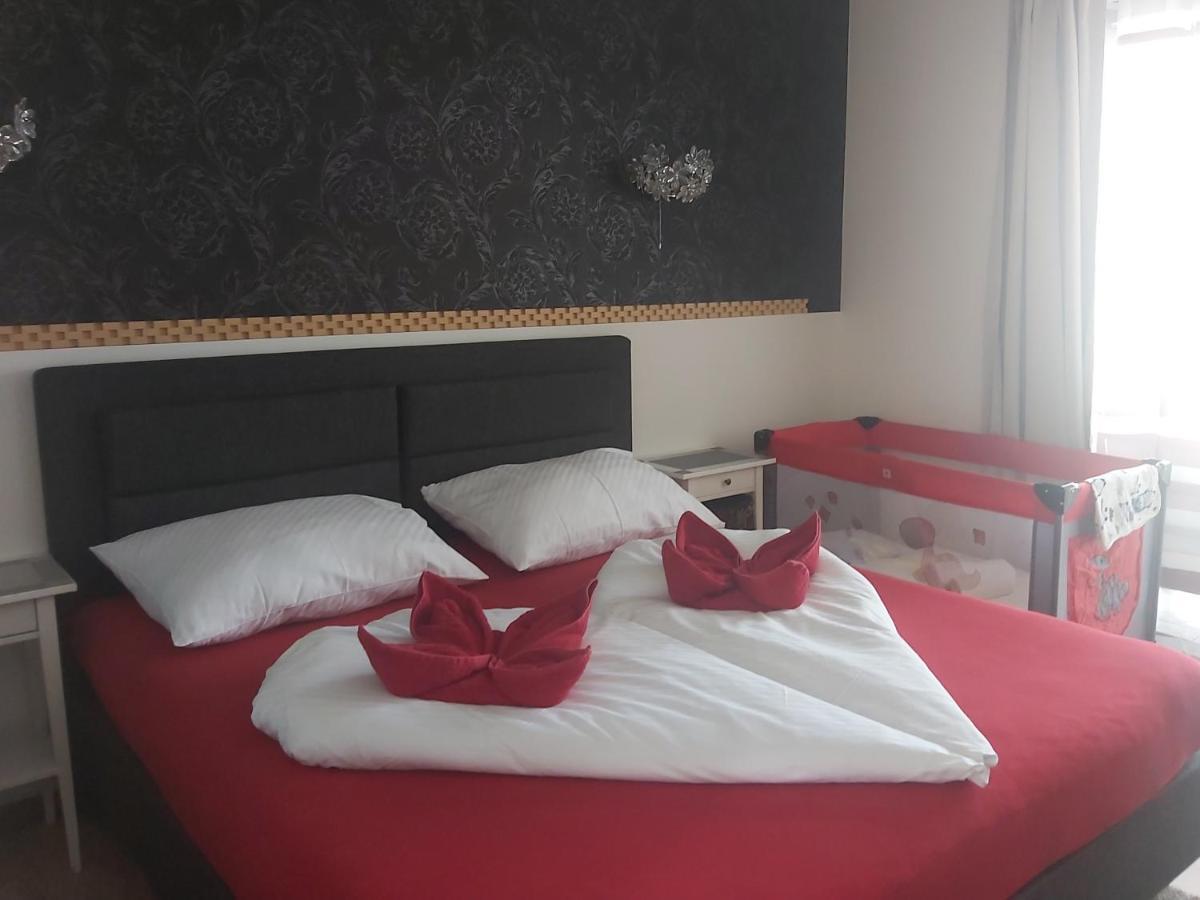 Apartman Navrchu Брезно Екстер'єр фото