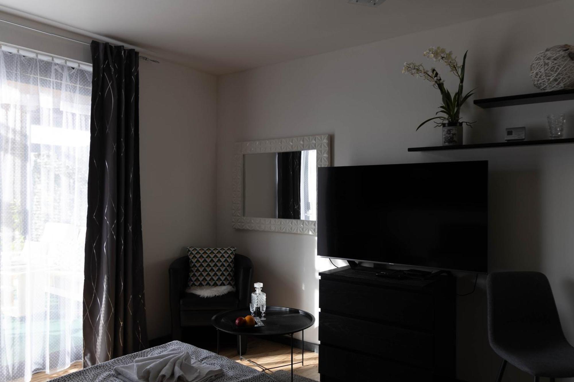 Apartman Navrchu Брезно Екстер'єр фото