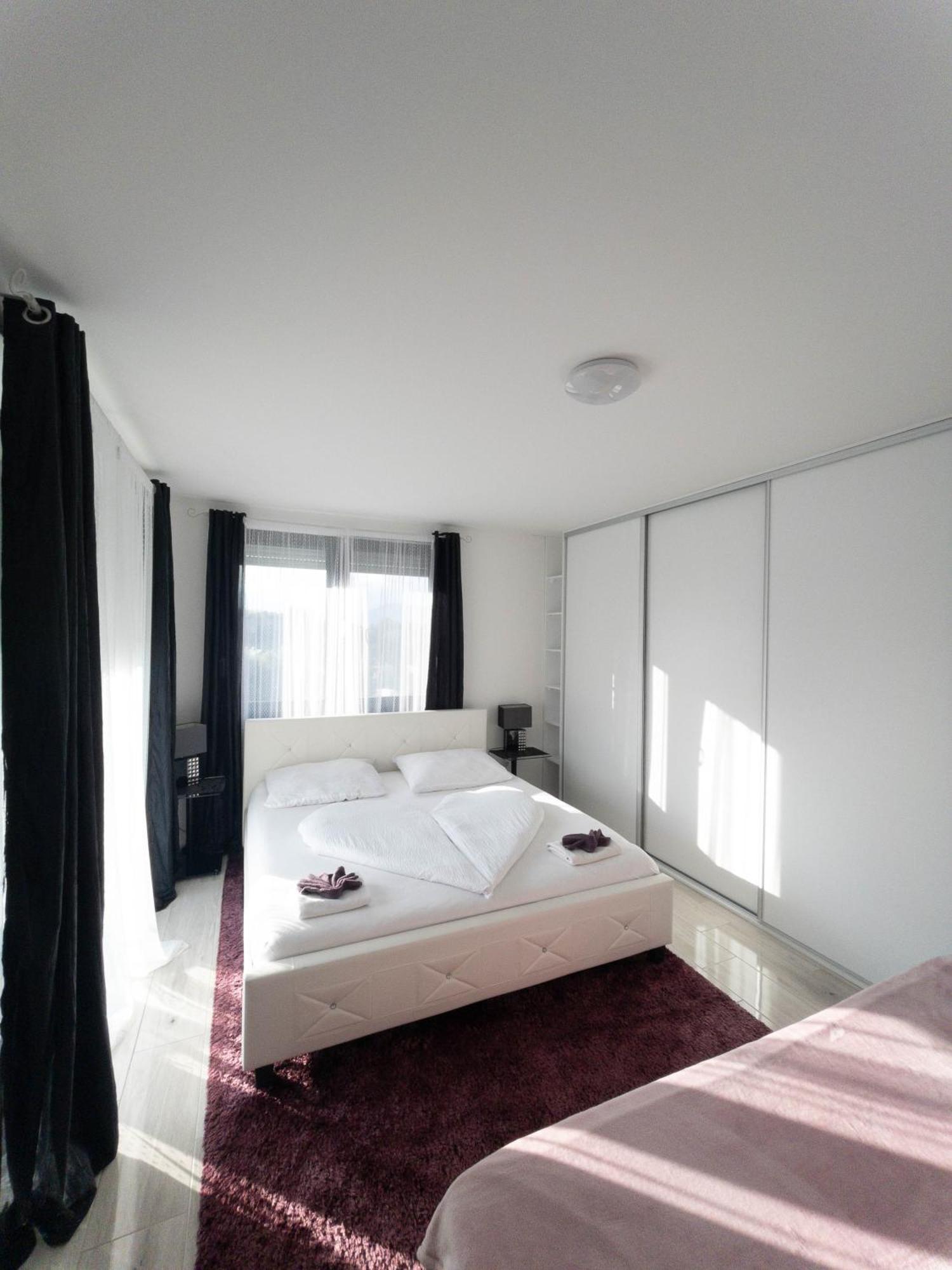 Apartman Navrchu Брезно Екстер'єр фото