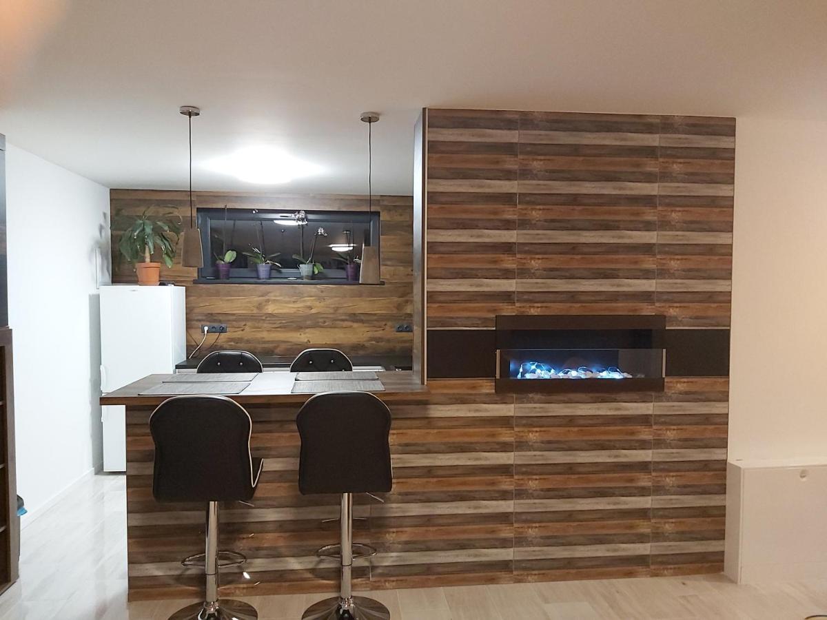 Apartman Navrchu Брезно Екстер'єр фото